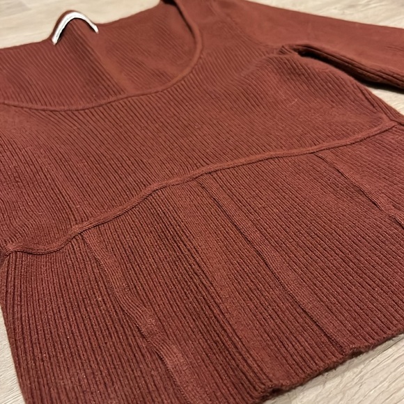 Abercrombie & Fitch Ribbed Corset Style sweater - Picture 4 of 4